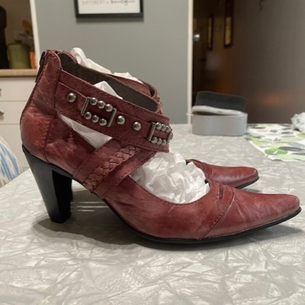 SPIRAL Burgundy Wine Coloured Leather Heels Made in Spain. Sz 36